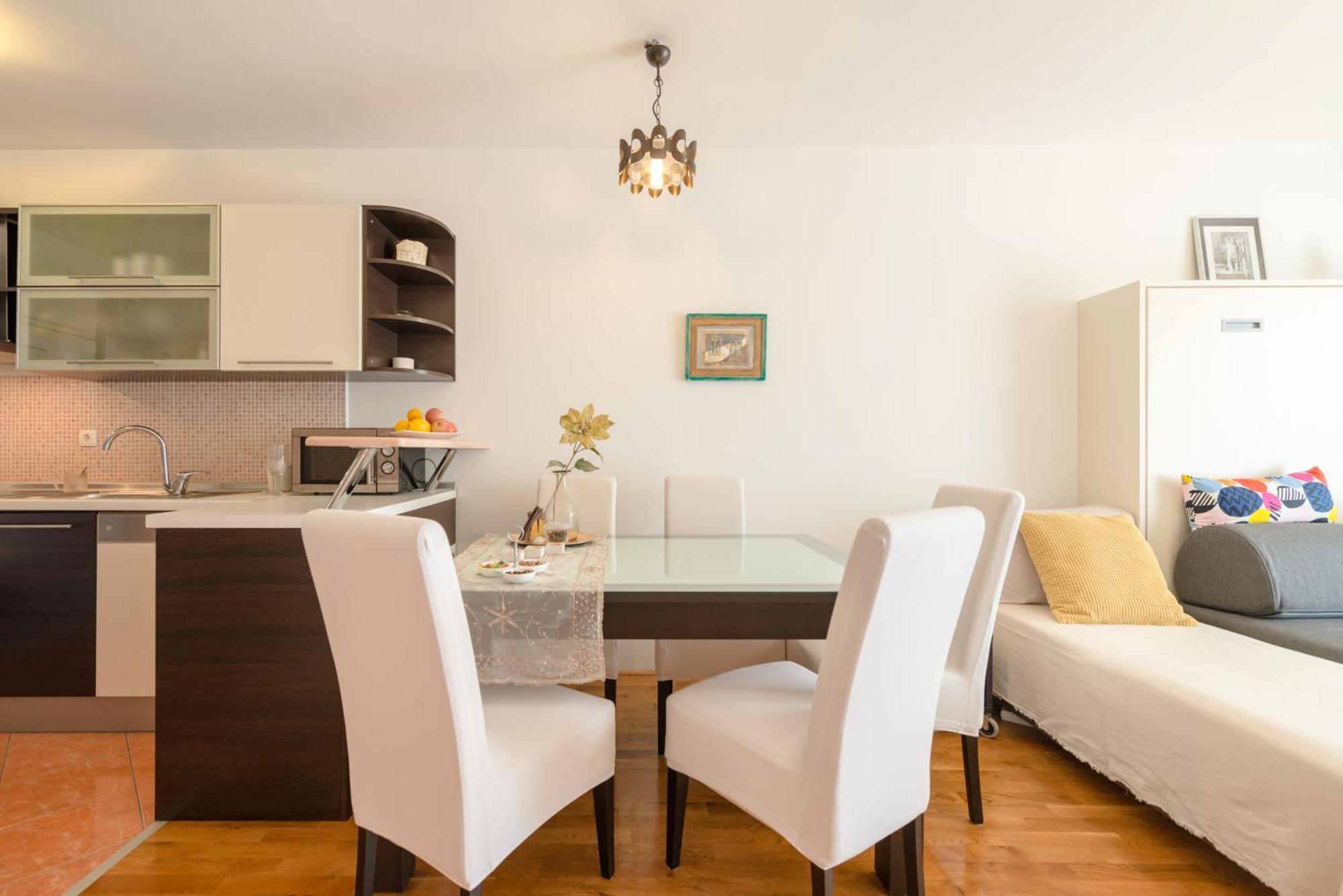Apartment Comfy & Urban On Znjan Near Split